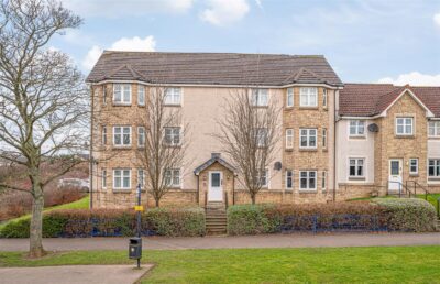 9 Peasehill Road, Rosyth, KY11 2GA