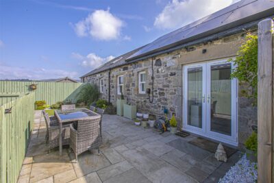 2 East Bonhard Farm Steading, Carnock, KY12 9JD