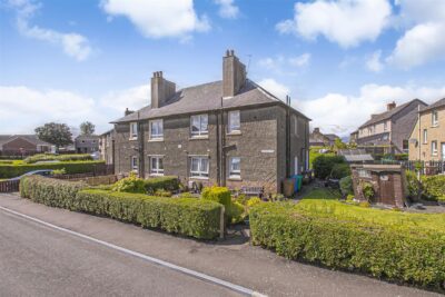 4 Droverhall Avenue, Crossgates, KY4 8BN