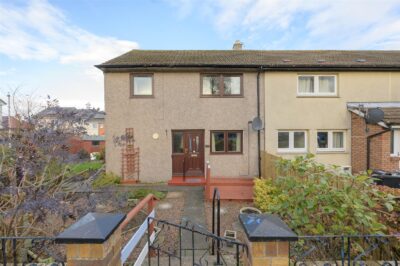 52 Central Road, Crombie